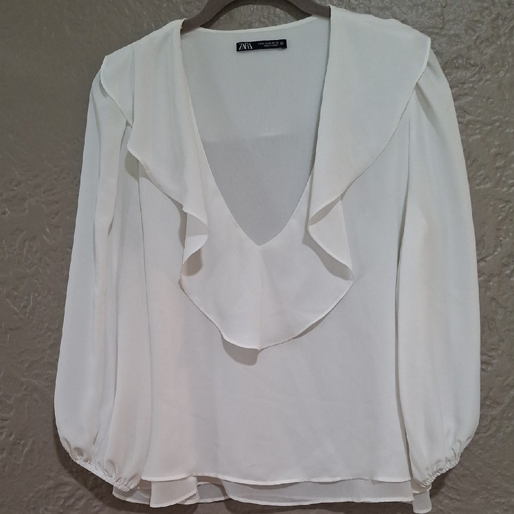 Zara Wome's Cream V-Neck Ruffle Blouse Size M